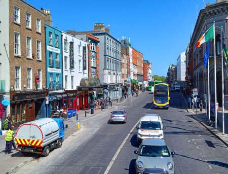 Téléchargez les photos : DUBLIN, REPUBLIQUE D'IRLANDE - 05 28 2023 : Belle architecture et vue sur la rue à Dublin - en image libre de droit