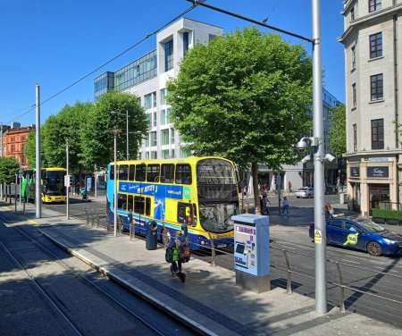 Téléchargez les photos : DUBLIN REPUBLIC OF IRELAND 05 28 2023: Dublin Bus is a State-owned bus operator providing services in Dublin. By far the largest bus operator in the city, it carried 138 million passengers in 2019 - en image libre de droit