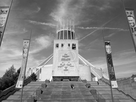 Foto de LIVERPOOL REINO UNIDO 06 07 23: Catedral Metropolitana de Liverpool es la sede del Arzobispo de Liverpool y la iglesia madre de la Arquidiócesis Católica Romana de Liverpool - Imagen libre de derechos