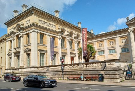 Téléchargez les photos : OXFORD, ROYAUME-UNI 06 20 2023 : Musée Ashmolean, premier musée universitaire au monde. Son premier bâtiment a été construit en 1678-1683 pour abriter ce qu'Elias Ashmole a donné à l'Université d'Oxford - en image libre de droit