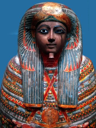 Foto de LONDRES REINO UNIDO 06 19 2023: Momias que vivieron y murieron en Egipto entre 3000 y 1800 años atrás - Imagen libre de derechos