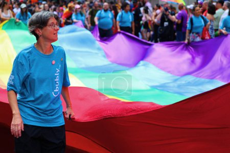 Foto de MONTREAL QUEBEC CANADA 08 13 23: Participantes en el festival Community Day for Montreal Pride Celebrations. Este evento tiene el mandato de involucrar, educar y entretener - Imagen libre de derechos