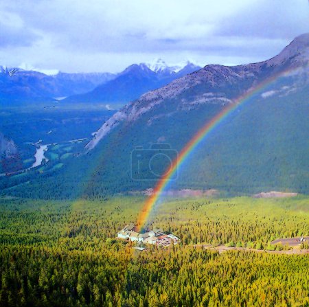 Foto de Montañas Rocosas Canadienses Las Montañas Rocosas Canadienses, que comprenden tanto las Rocosas Alberta como las Rocosas Colombianas Británicas, es el segmento canadiense de las Montañas Rocosas Norteamericanas Canadá. - Imagen libre de derechos