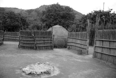 Téléchargez les photos : Typique chalet de chaume africain à Manzini. Swaziland, Swaziland - en image libre de droit