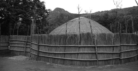 Típica cabaña africana con paja en Manzini. Swazilandia, Swazilandia