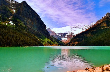 Foto de Hermoso paisaje con montañas rocosas canadienses, que comprende tanto Alberta Rockies y British Columbian Rockies - Imagen libre de derechos