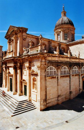 Téléchargez les photos : CROATIE DE DUBROVNIK 05 22 2000 : La cathédrale de l'Assomption est une cathédrale catholique romaine de Dubrovnik, en Croatie. C'est le siège du diocèse de Dubrovnik. - en image libre de droit