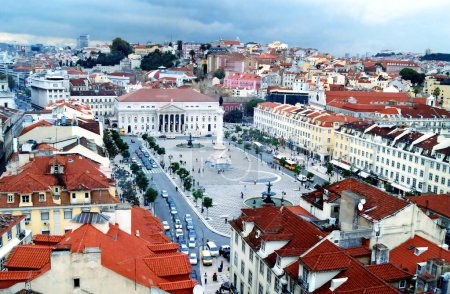 Téléchargez les photos : PORTUGAL DE LISBONNE 10 02 2002 : Le Rossio est le nom populaire de la Place du Roi Pedro IV. Il est situé dans le centre-ville Pombaline de Lisbonne - en image libre de droit