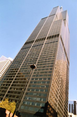Foto de CHICAGO ILLINOIS ESTADOS UNIDOS 06 23 2003; Torre Willis (antiguamente Torre Sears) tiene 108 pisos - Imagen libre de derechos