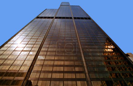 Téléchargez les photos : CHICAGO ILLINOIS ÉTATS-UNIS 06 23 2003 ; Willis Tower (anciennement la Sears Tower) compte 108 étages - en image libre de droit