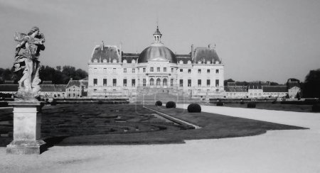 Téléchargez les photos : MAINCY FRANCE 10 10 2005 : Château de Vaux-le-Vicomte est un château baroque français situé à Maincy, près de Melun, à 55 kilomètres au sud-est de Paris dans le département de la Seine-et-Marne - en image libre de droit