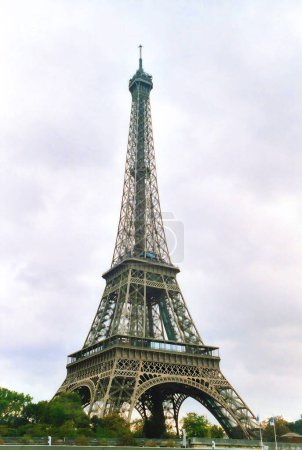 Téléchargez les photos : PARIS, FRANCE 09 24 2003 : Tour Eiffel (Tour Eiffel). Il a été construit entre 1887 et 1889 pour l'Exposition universelle (Expo 1889). - en image libre de droit
