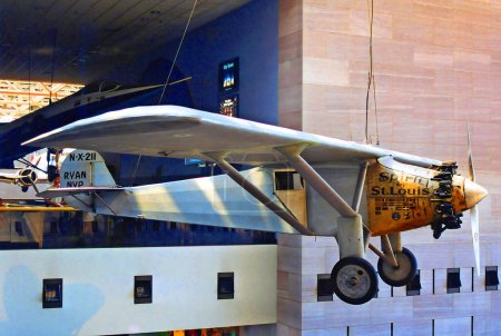 Foto de WASHINGTON DC USA 18 081998: Spirit of st louis, la primera exhibición exitosa de aviones transatlánticos en el Museo Nacional del Aire y el Espacio en Washington - Imagen libre de derechos