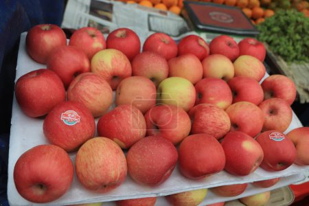 Foto de Fondo con manzanas rojas frescas - Imagen libre de derechos