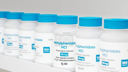 Methylphenidat-Hydrochlorid (HCl) -Arzneimittelflasche im Apothekenregal. Stimulans für das zentrale Nervensystem. Behandlung von ADHS und Narkolepsie. 3D-Darstellung.
