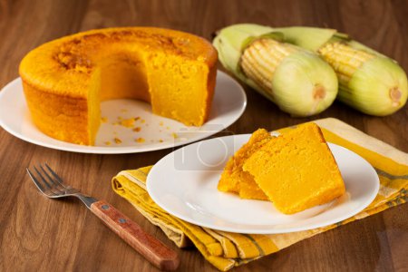 Foto de Delicioso pastel de maíz en la mesa. - Imagen libre de derechos