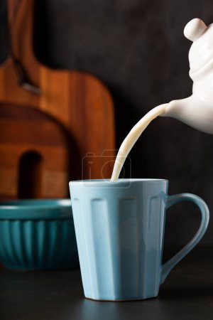 Tasse de café au lait crémeux.