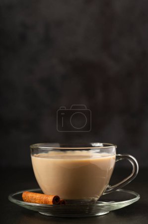 Tasse de café au lait crémeux.