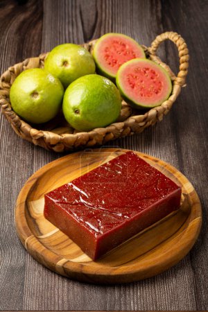 Guaven-Paste, typische Süßigkeit aus Guaven, auch als Goiabada bekannt.