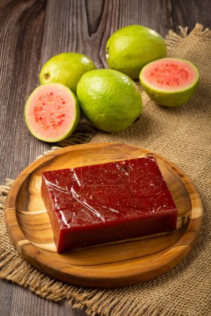 Guaven-Paste, typische Süßigkeit aus Guaven, auch als Goiabada bekannt.
