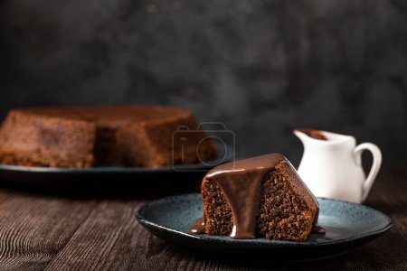 Téléchargez les photos : Délicieuse tranche de gâteau au chocolat
. - en image libre de droit