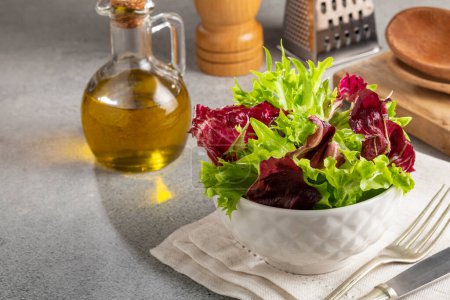 Mélange de salade fraîche et saine. Salade de feuilles.