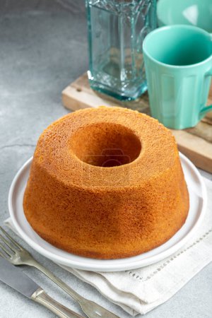 Téléchargez les photos : Délicieux gâteau à la farine de maïs, gâteau traditionnel brésilien. - en image libre de droit