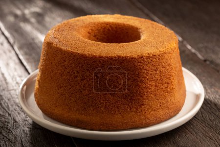 Téléchargez les photos : Délicieux gâteau à la farine de maïs, gâteau traditionnel brésilien. - en image libre de droit