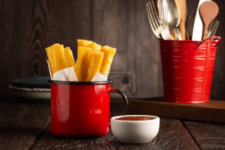 Téléchargez les photos : Polenta frite maison sur la table. - en image libre de droit