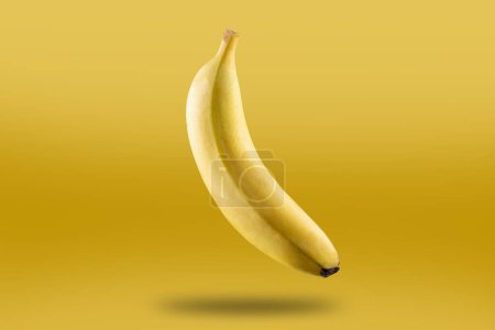 Foto de Plátanos maduros aislados sobre fondo blanco. - Imagen libre de derechos