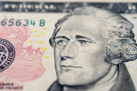 Téléchargez les photos : Portrait of Alexander Hamilton on a ten dollar bill close-up. - en image libre de droit
