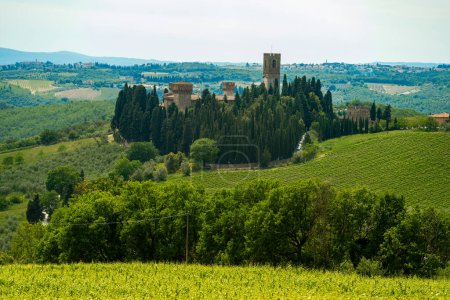 Das antike mittelalterliche Dorf Badia a Passignano Florenz Italien