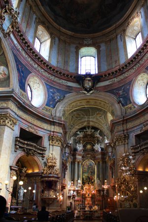 Foto de Interior of St. Peter's Catholic Church in Vienna, Austria - Imagen libre de derechos