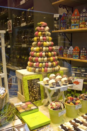 Foto de Close up view of Belgian chocolate in Brussels, Belgium - Imagen libre de derechos