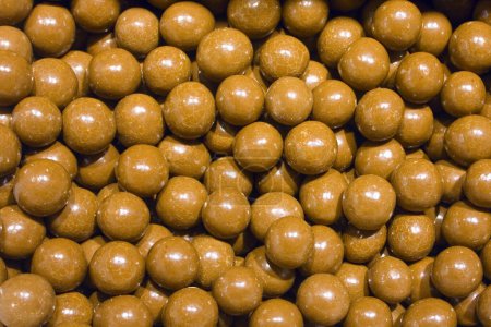 Foto de Close up view of Belgian chocolate in Brussels, Belgium - Imagen libre de derechos
