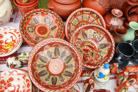 Téléchargez les photos : Céramique artisanale typique en Ukraine - en image libre de droit