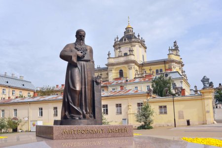 Foto de Monumento al arzobispo Andrey Sheptytskyi en Lviv, Ucrania - Imagen libre de derechos