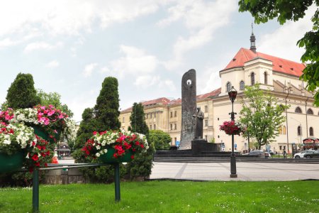 Téléchargez les photos : Monument à Taras Chevtchenko à Lviv, Ukraine - en image libre de droit