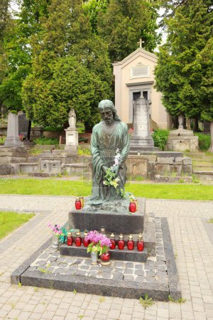 Foto de Escultura de Jesús en el famoso cementerio de Lychakiv en Lviv, Ucrania - Imagen libre de derechos