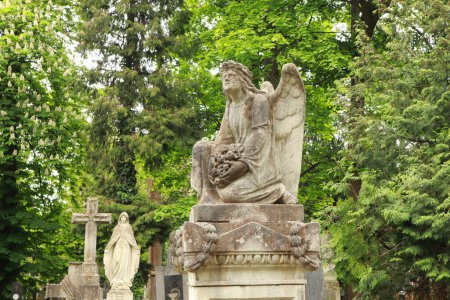 Foto de Lápida vintage en el cementerio de Lychakiv en Lviv, Ucrania - Imagen libre de derechos