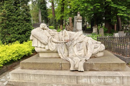 Foto de Lápida (escultura) de Regina Markovskaya en el cementerio de Lychakiv en Lviv, Ucrania - Imagen libre de derechos