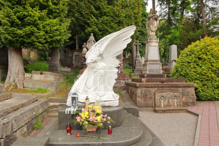 Foto de Tumbstone (escultura) a Igor Bylozyr en el cementerio de Lychakiv en Lviv, Ucrania - Imagen libre de derechos