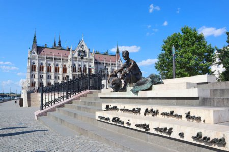 Foto de Monumento a Atila Jozsef en Budapest, Hungría - Imagen libre de derechos