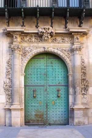 Vintage-Tür des Rathauses in Alicante, Spanien
