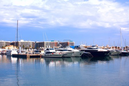 Téléchargez les photos : Marina en Alicante, Espagne - en image libre de droit