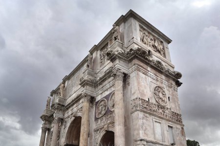 Arco de Constantino en Roma, Italia