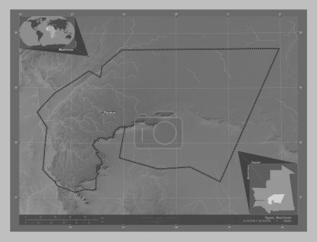 Foto de Tagant, región de Mauritania. Mapa de elevación a escala de grises con lagos y ríos. Ubicaciones y nombres de las principales ciudades de la región. Mapas de ubicación auxiliares de esquina - Imagen libre de derechos