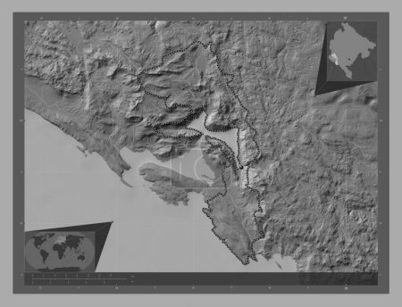 Foto de Kotor, municipio de Montenegro. Mapa de elevación de Bilevel con lagos y ríos. Mapas de ubicación auxiliares de esquina - Imagen libre de derechos