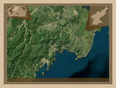 Foto de Rason, gobernó directamente la ciudad de Corea del Norte. Mapa satelital de baja resolución. Ubicaciones de las principales ciudades de la región. Mapas de ubicación auxiliares de esquina - Imagen libre de derechos