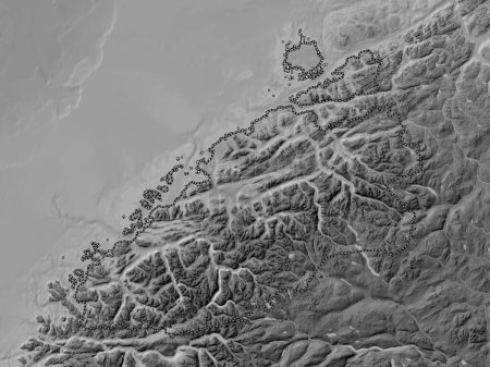 Foto de Mre og Romsdal, condado de Noruega. Mapa de elevación a escala de grises con lagos y ríos - Imagen libre de derechos